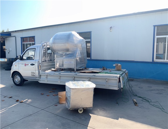 400L變頻真空滾揉機(jī)，200L料車發(fā)往重慶