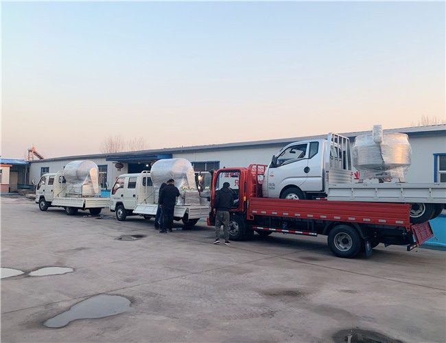 800L、1200L變頻水冷真空滾揉機，700L電加熱夾層鍋發(fā)往河南