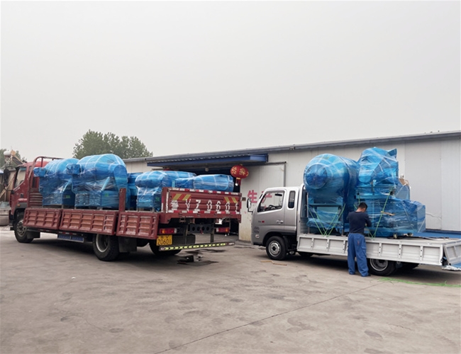 匯品真空滾揉機(jī)、料車(chē)、上料器、真空包裝機(jī)、夾層鍋等肉制品深加工設(shè)備發(fā)貨湖北武漢