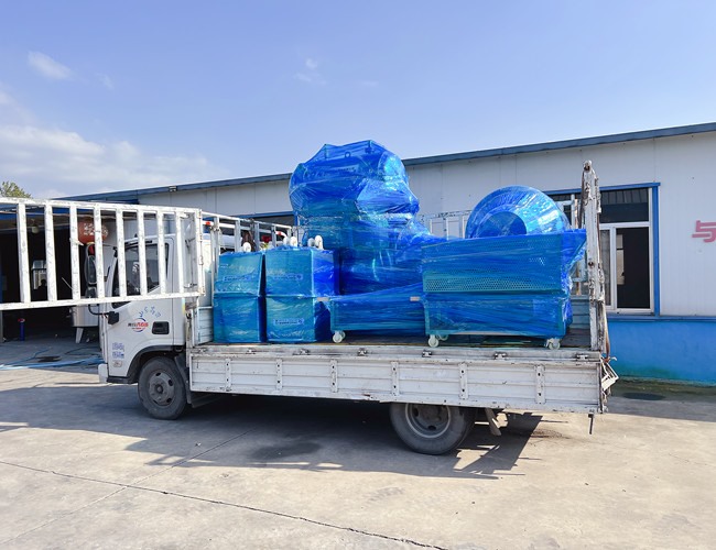 700雙層全自動(dòng)殺菌鍋、料車、滾揉機(jī)發(fā)貨河南周口